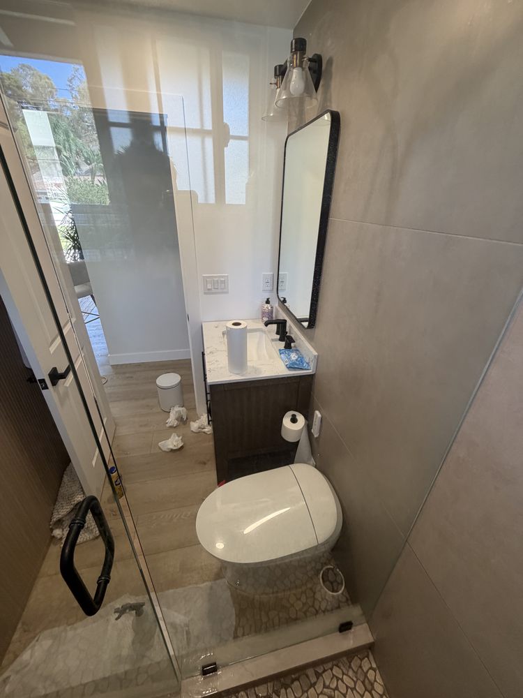 Shower glass after cleaning